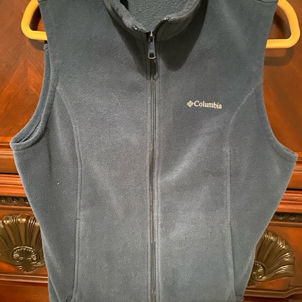 Women’s Columbia Navy Blue Fleece Vest